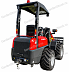 Красный компактный трактор Kubota на белом фоне
